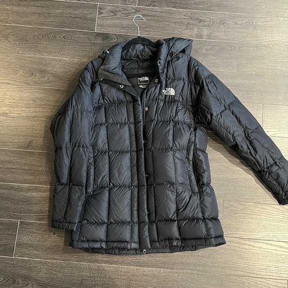 The North Face black puffer jacket with hood - Picture 1 of 2